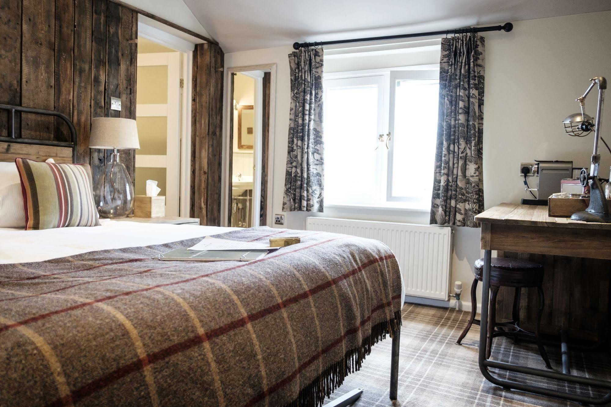 The White Hart Hotel สต็อคบริดจ์ ภายนอก รูปภาพ