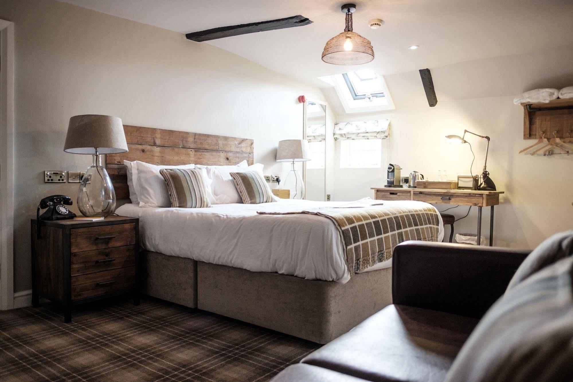 The White Hart Hotel สต็อคบริดจ์ ภายนอก รูปภาพ